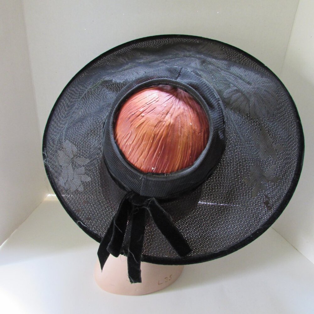 SALE Vintage Wide Brim Black Hat with Hidden White Daisy Swag - Picture 8 of 14